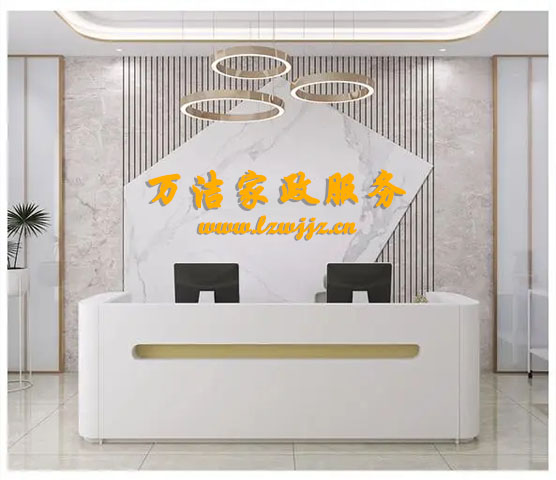 蘭州91视频网站家政服務（wù）有限公司提醒大家雨天小心路滑.jpg